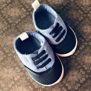 Baby Boy Shoes Sz 6-9 months